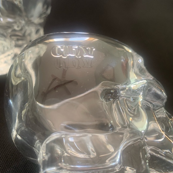 Crystal Head Skull Bottle & Shot glasses - Picture 8 of 11